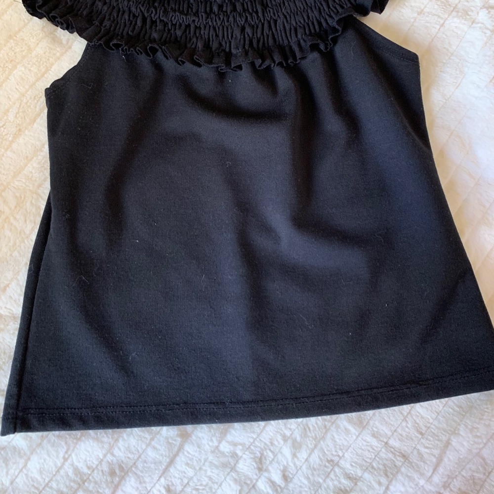 Black top - Picture 2 of 2